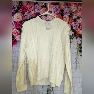 Beautiful cream Calvin Klein knit sweater, nwt